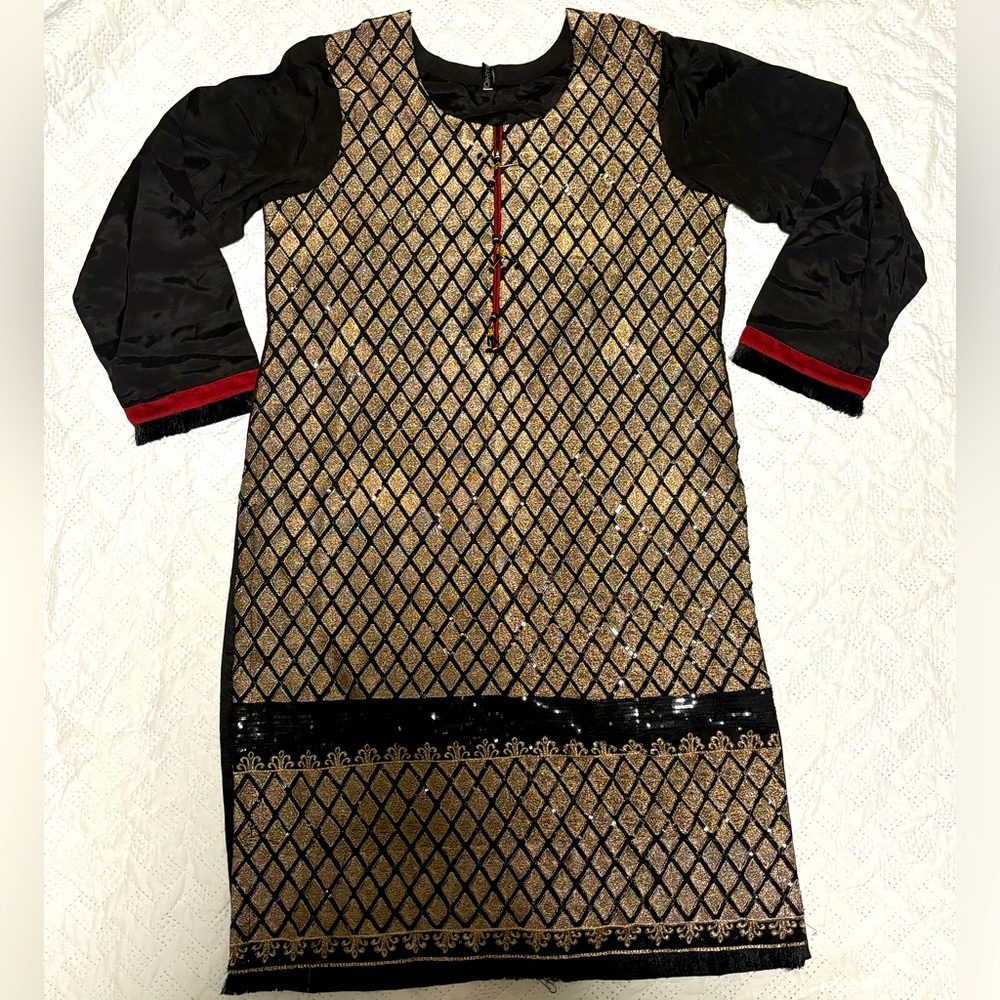 Black & Gold Pakistani 3 piece Salwar Kameez